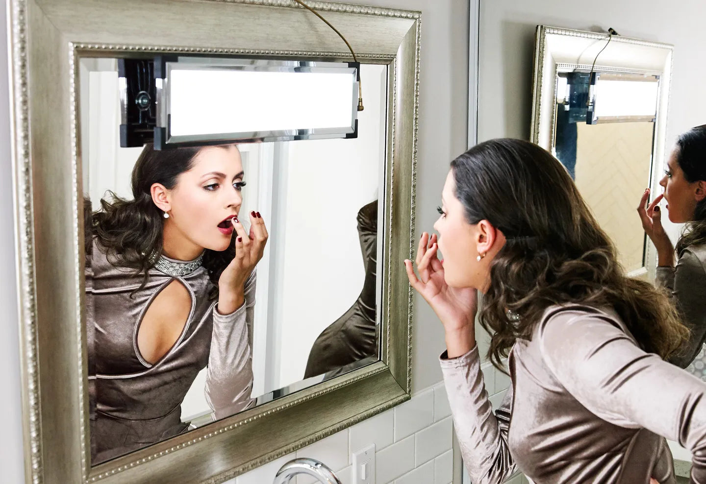 Eyelight with Magic Mount Hack (The "Flush-mount hack" does not use the ball joint so the Eyelight is close to the Mirror surface, creating an instant vanity)